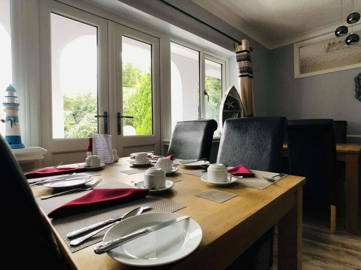 Beautiful guest house in Torquay for sale Photo 11