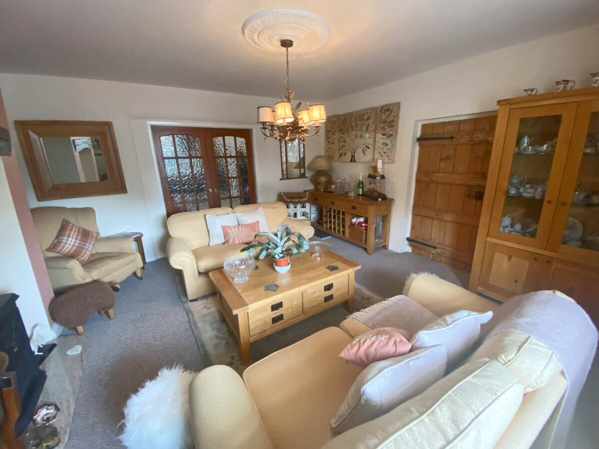 DENBIGHSHIRE – PICTURESQUE 17TH CENTURY VILLAGE PUB & RESTAURANT