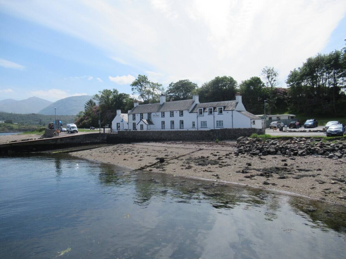 Fabulous Waterside Inn overlooking the Iconic Loch Linnhe - For Sale
