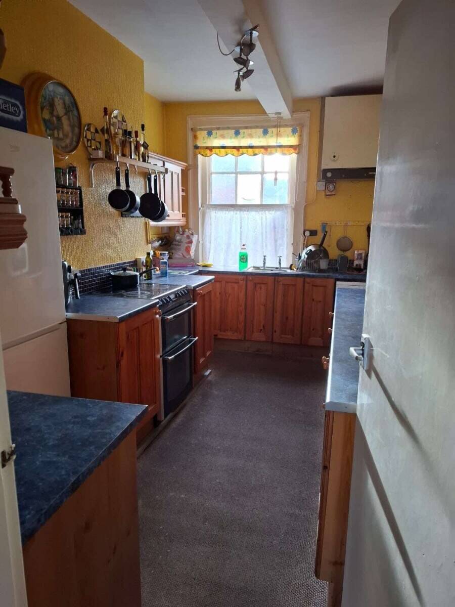 VICTORIA VAULTS, NEWTOWN, POWYS, SY16 2NA