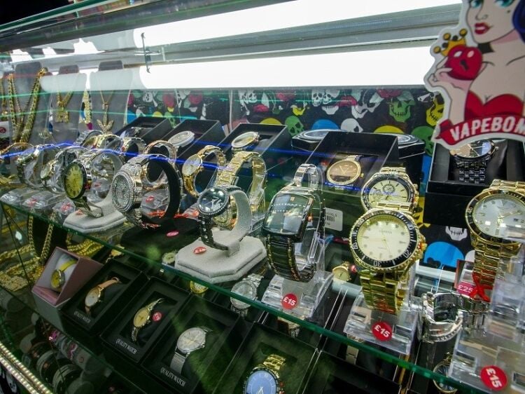 Well established wholesalers of smoking accessories and vapes shops for sale
