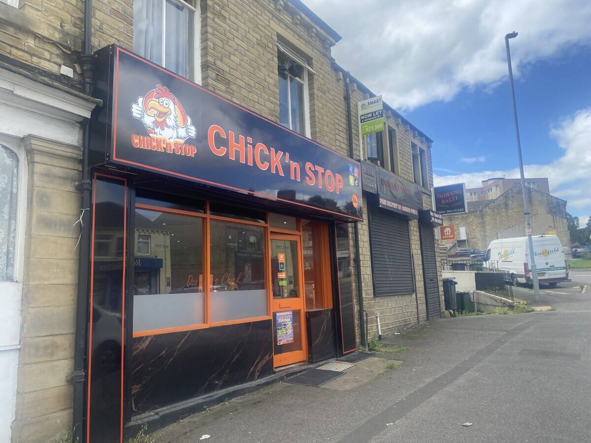Fried chicken shop huddersfield
