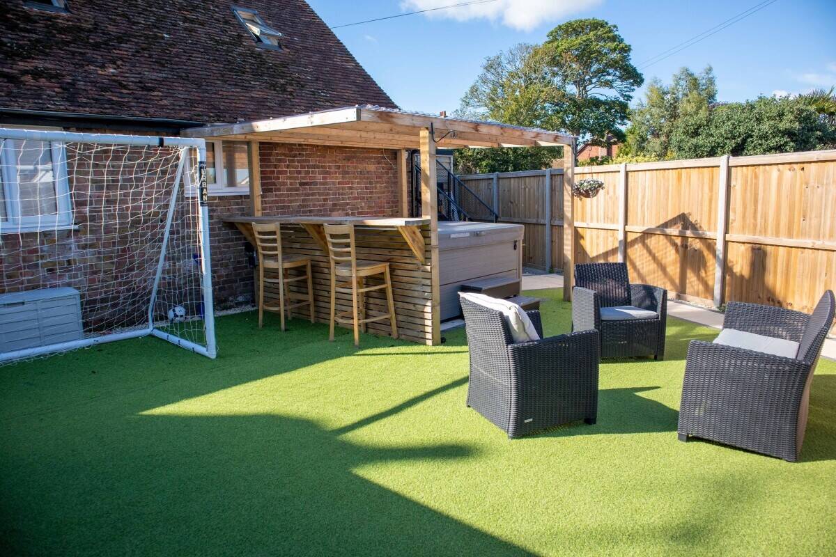KENT - HIGH QUALITY FAMILY FRIENDLY PUB FOR SALE