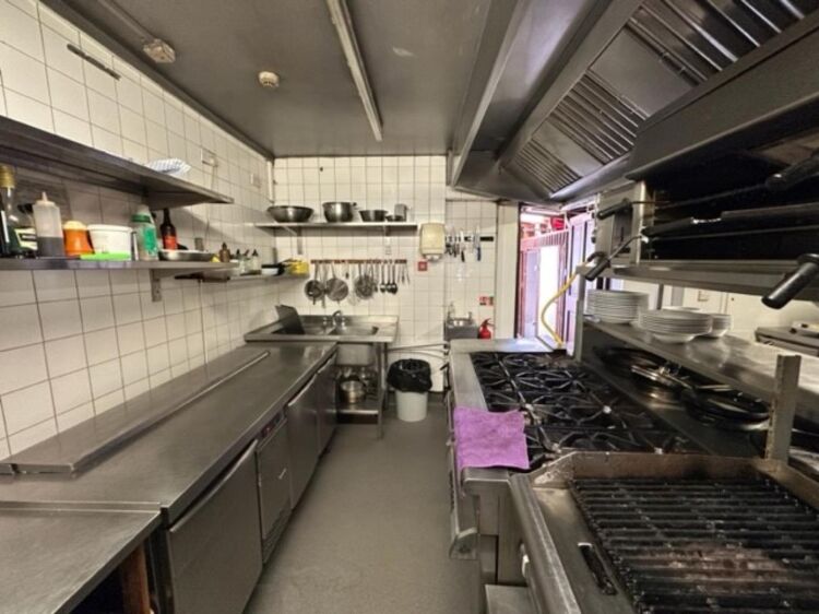 Leasehold Italian Restaurant Located In Sutton Coldfield Photo 11