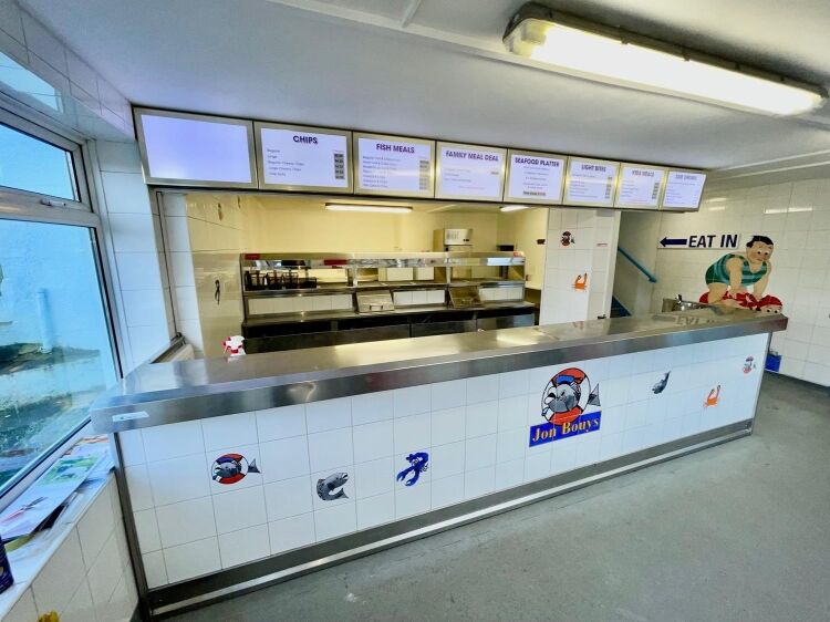 Freehold Fish & Chip Takeaway & Restaurant Located In Newquay Cornwall Photo 11