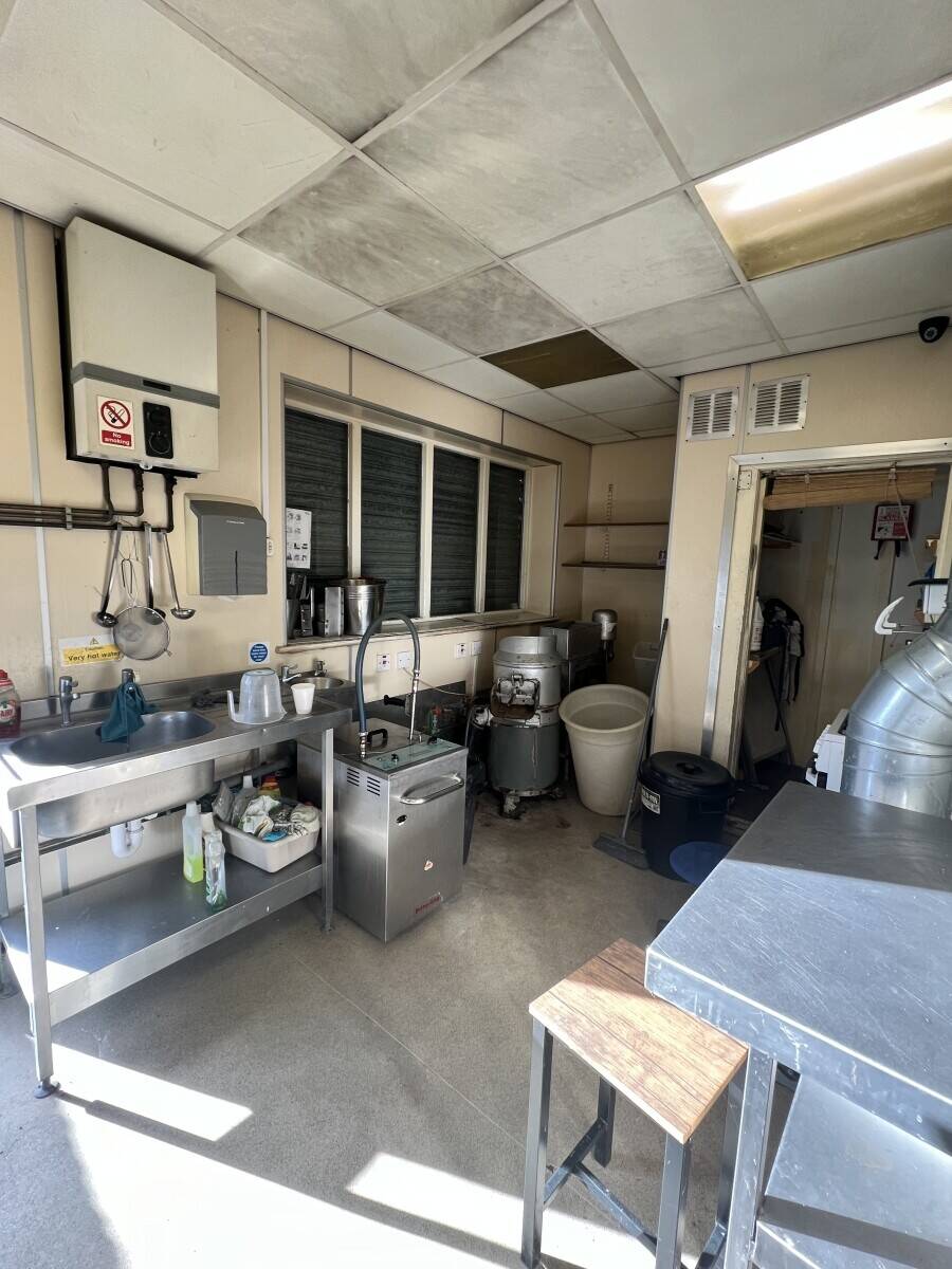 Fish and chip shop/ takeaway for sale