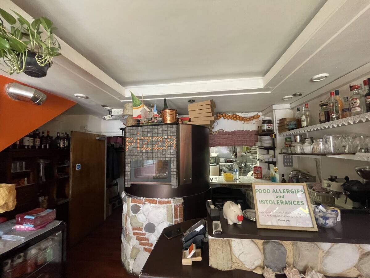 Fully equipped and well established Italian restaurant with one bedroom flat above it