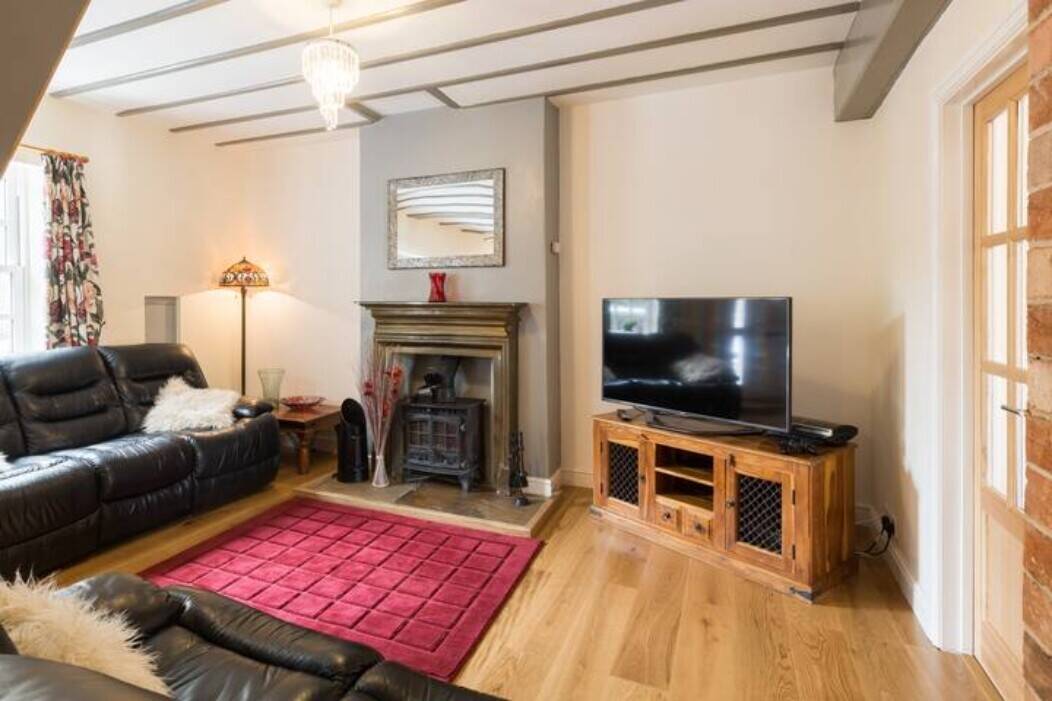 Holiday Cottage for Sale, Close to the Cotswolds Photo 11