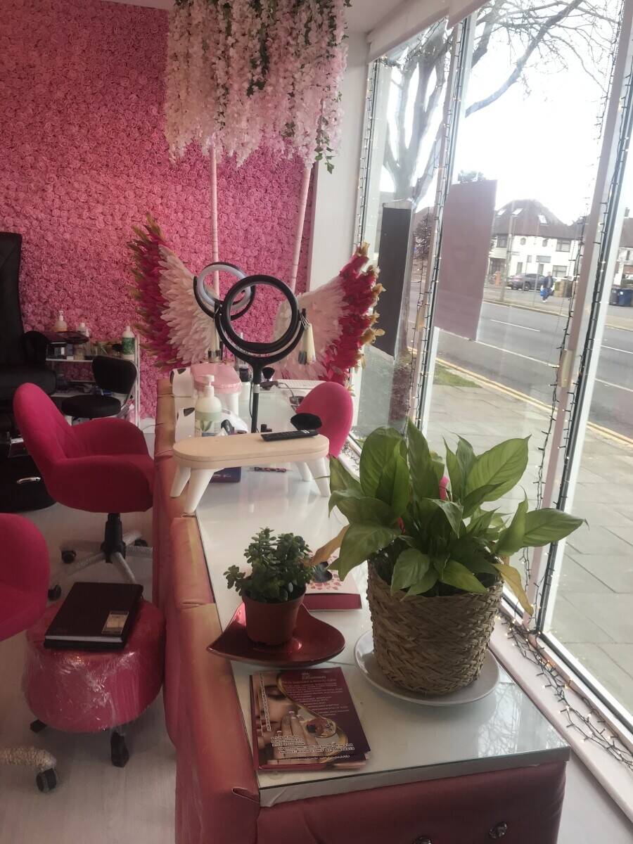 Nail bar and beauty salon 