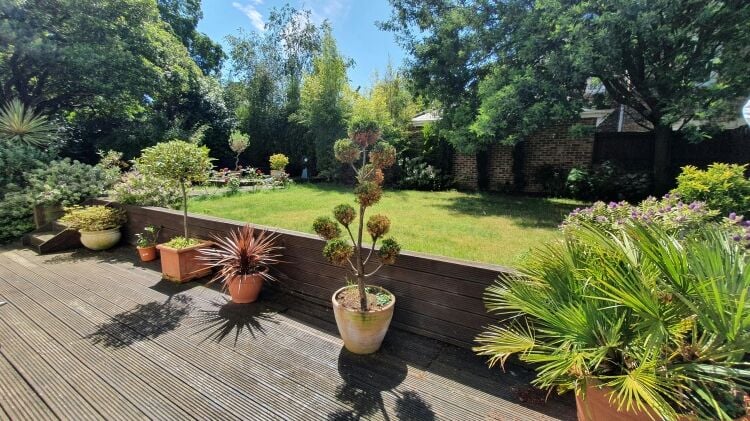 Character 4 Star Hotel & 3 Bedroom Apartment