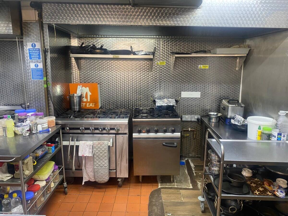 Fully furnished restaurant for sale  Photo 11