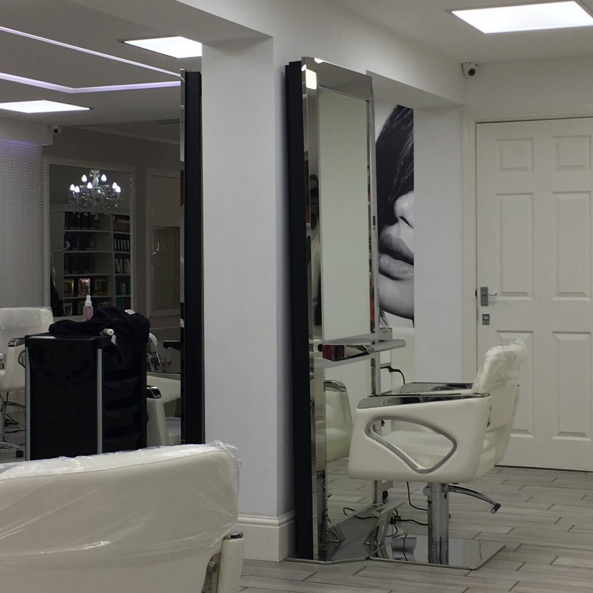 Hair Salon for Sale  For Sale: Modern Hair Salon in a Prime Location in West Bromwich Photo 11