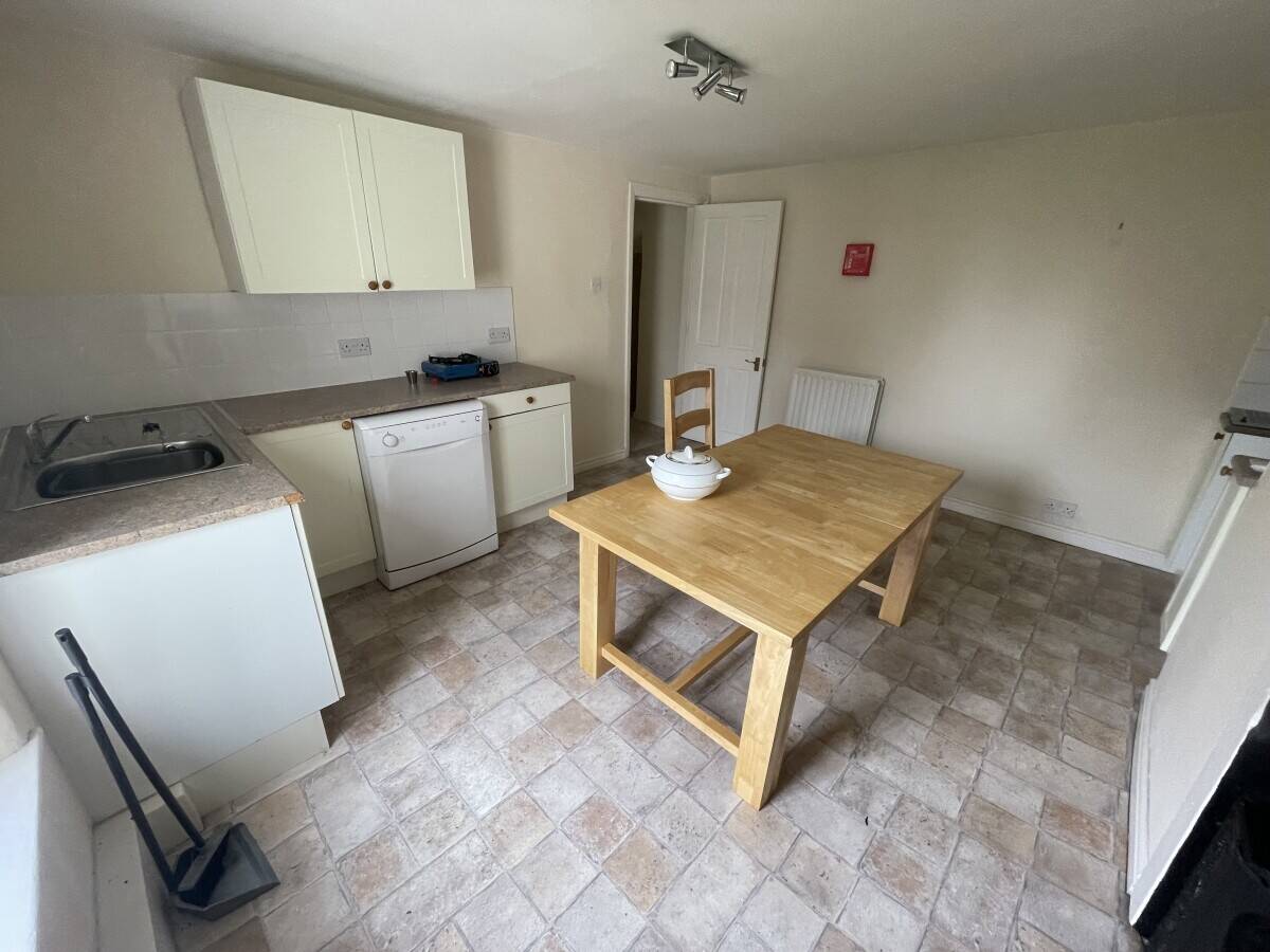 Freehold Commercial Opportunity with 3 Bedroom Property in Darlington, County Durham Photo 11