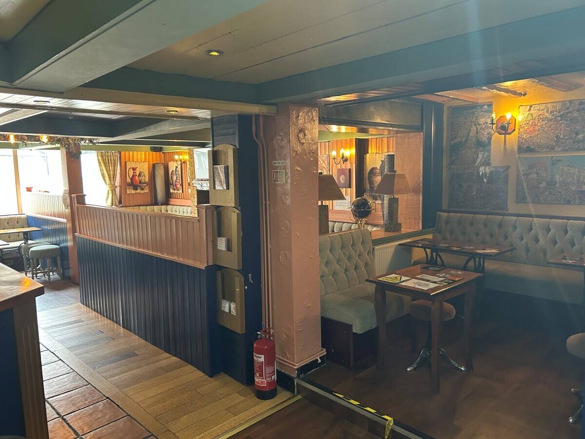 WEST MIDLANDS – RENOWNED VICTORIAN FREEHOUSE Photo 9