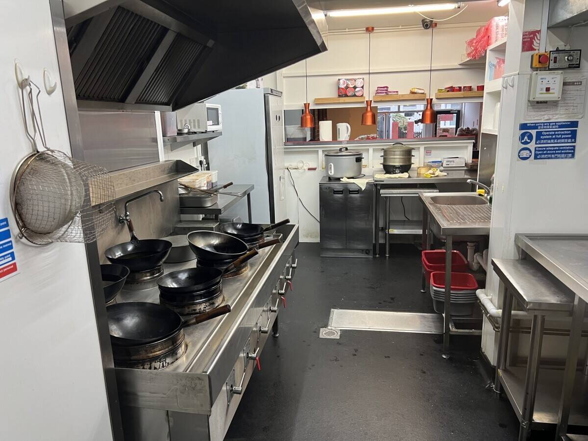 Leasehold Chinese Restaurant for sale in Crouch End London 11 years renewal lease Photo 12