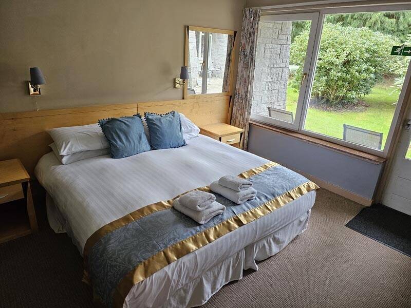 The Clonyard House Hotel is a well established business, having been in same family for c. 50years.