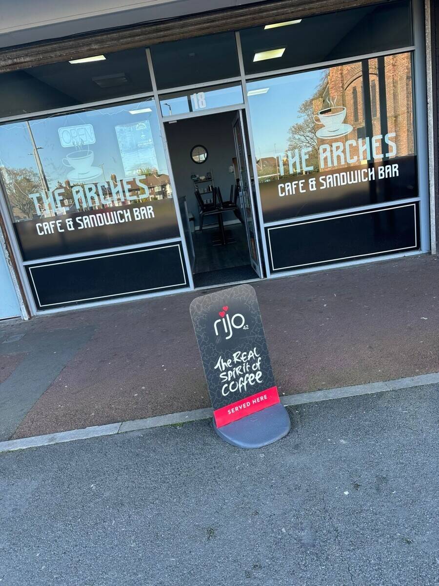 Cafe for sale in prime location