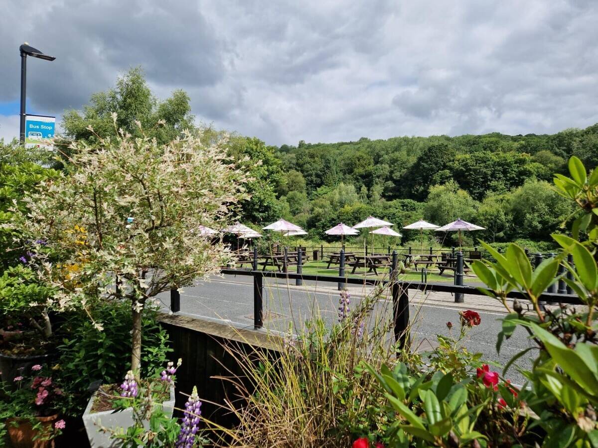 IRONBRIDGE - HIGH TRADING RIVERSIDE PUBLIC HOUSE Photo 11