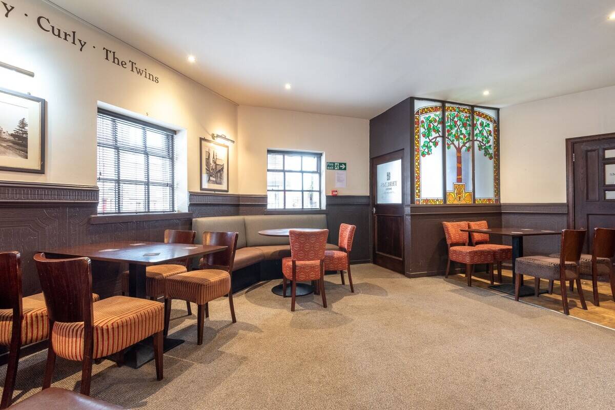 Established & Well Presented 9-Bedroom Hotel For Sale
