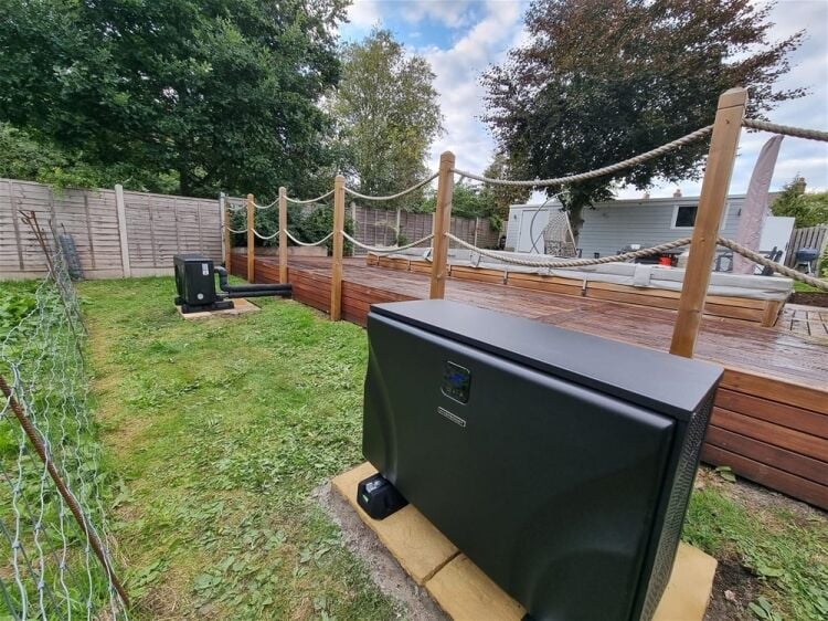 INDEPENDENT HOT TUB/POOL SERVICE AND MAINTENANCE BUSINESS