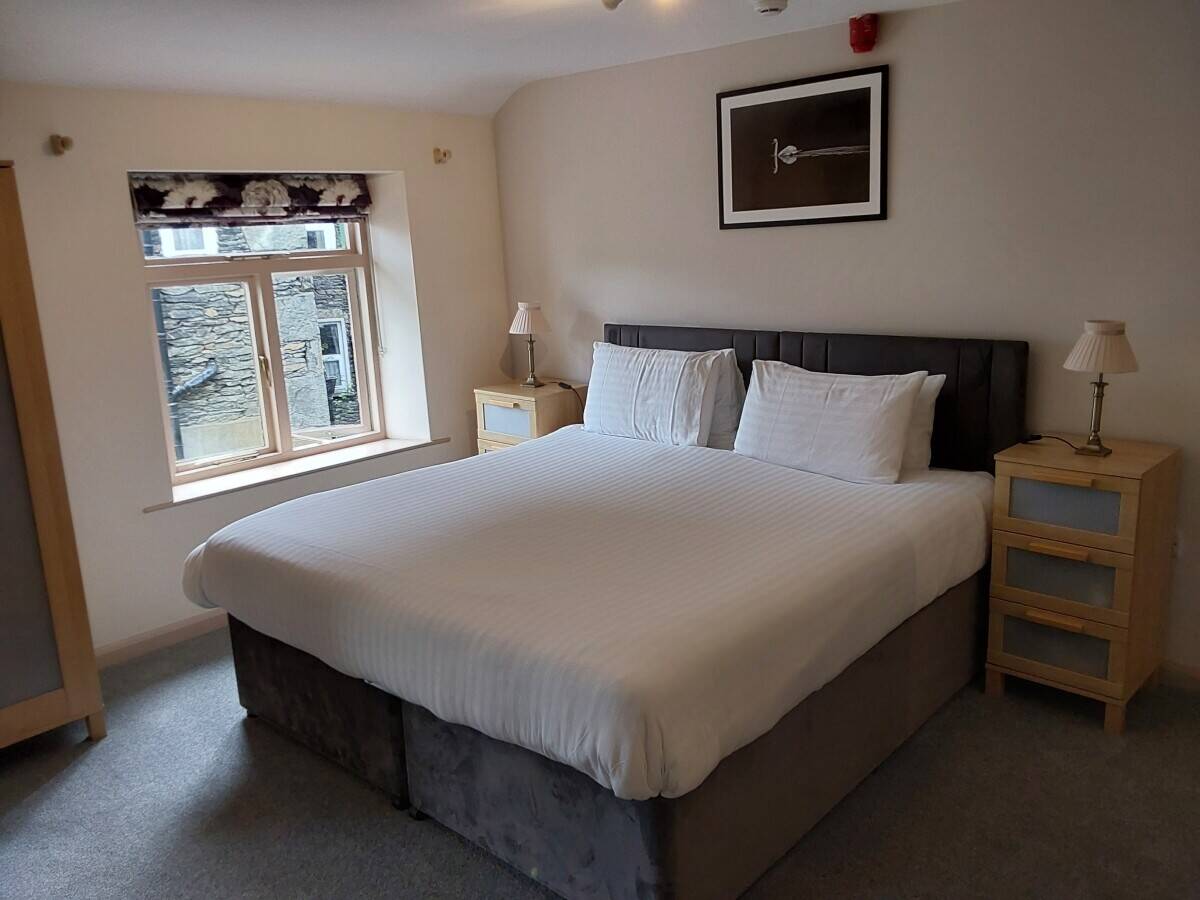 Leasehold Guest House Hotel Bed and Breakfast Guest Accommodation Bowness-on-Windermere For Sale Photo 11