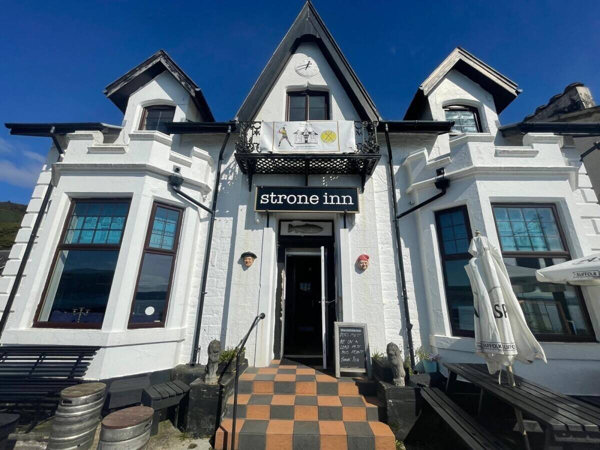 Charming village Pub on a prominent water-side plot - For Sale Photo 11