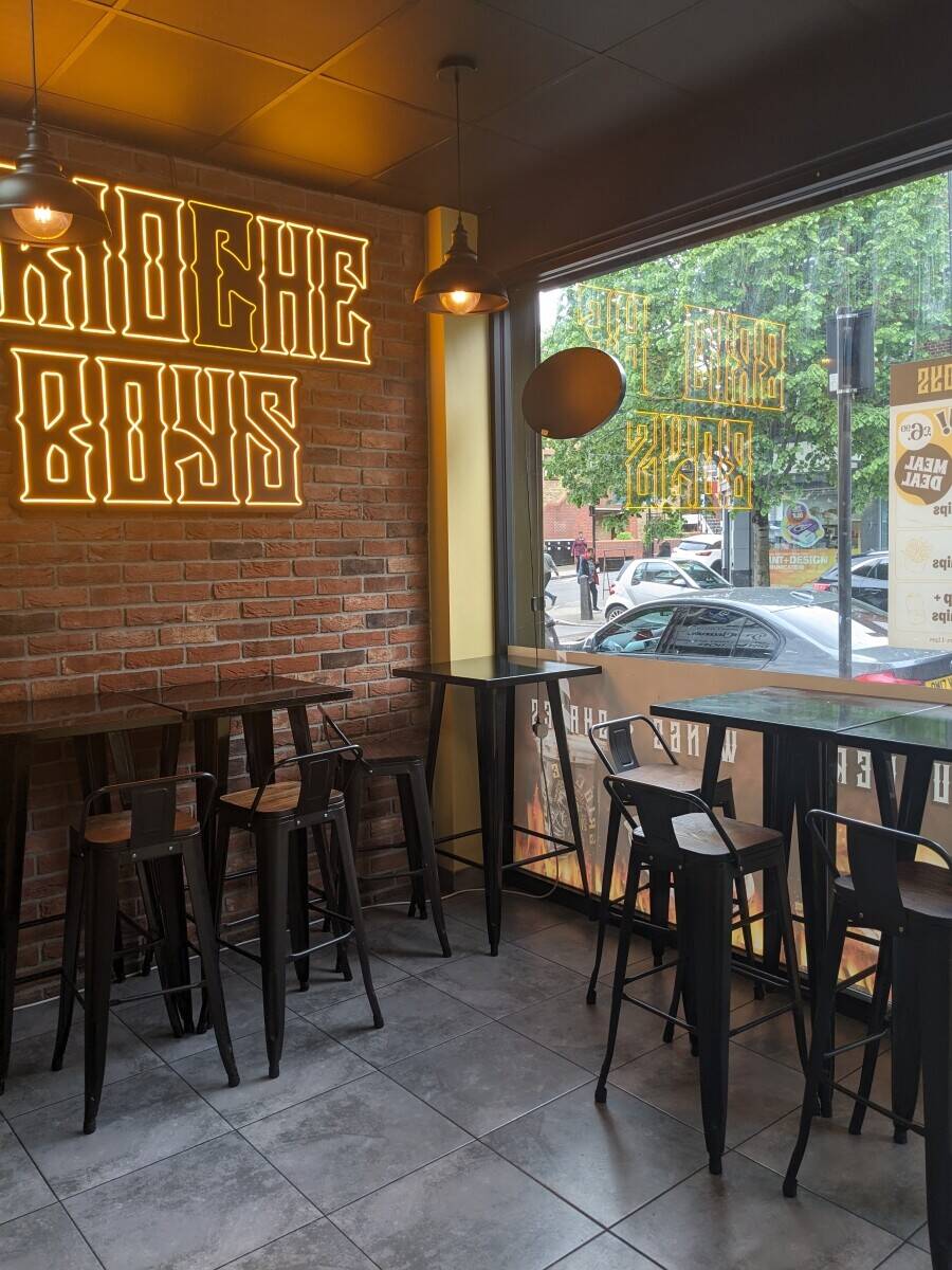 Fast food chicken & burger restaurant for sale in North London Photo 11