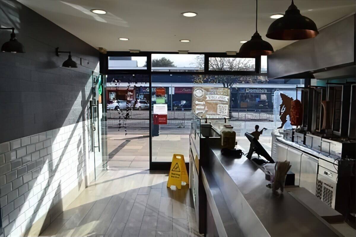 Staff Run, Fish and Chip Shop with Accommodation Photo 11