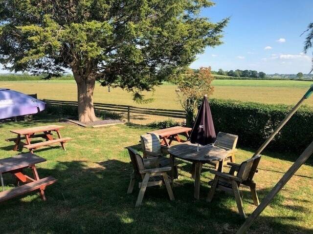 Character Detached Somerset Village Pub & Restaurant With 3 Bedroom Accommodation
