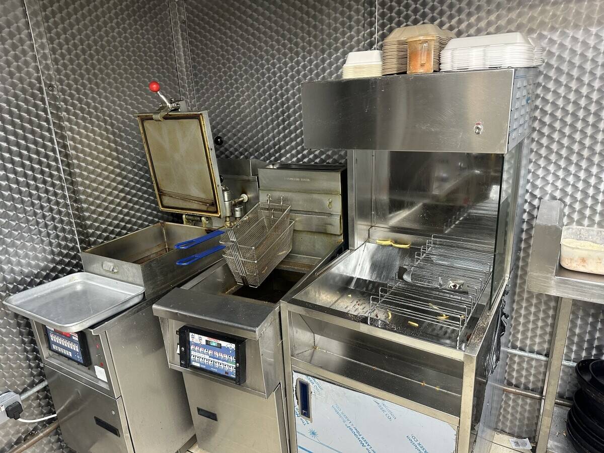 Mr Chicken take away for sale in prime location of liverpool  Photo 11