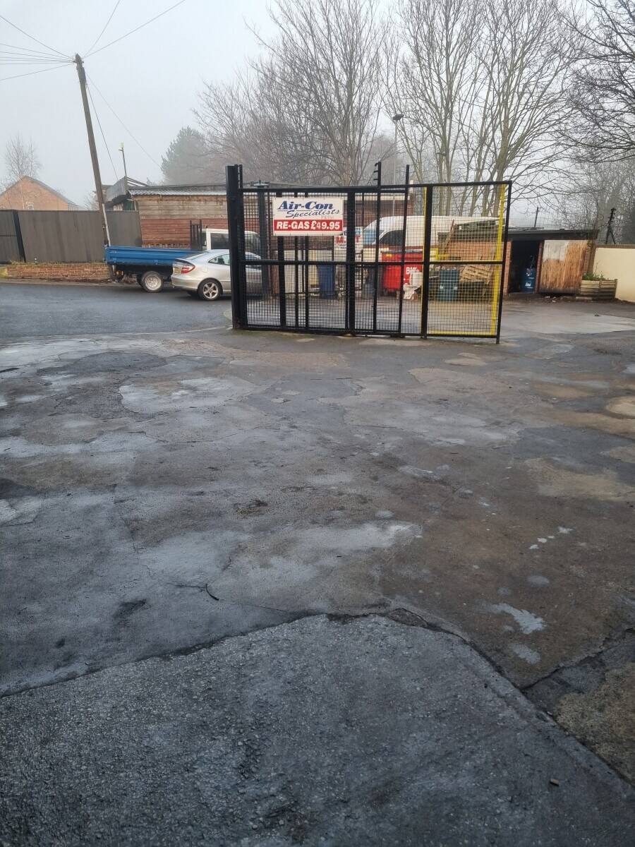 Busy Garage mot Centre for Sale in Wombell Barnsley South Yorkshire