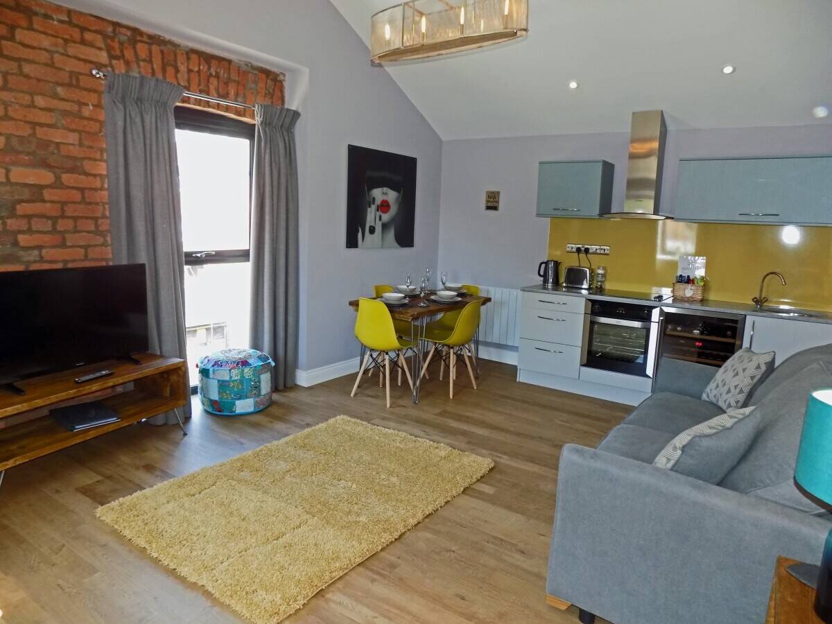 CUMBRIA – CITY CENTRE HOLIDAY APARTMENTS BUSINESS AND FREEHOLD PROPERTY