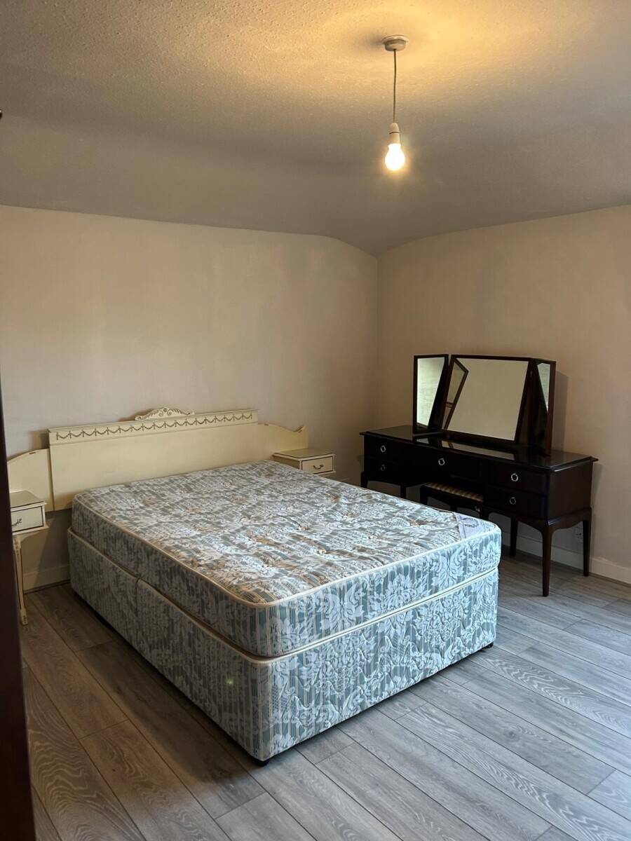Freehold For Sale Commercial Property & Residential (4 BED HOUSE) £430k - Tillicoultry Photo 11