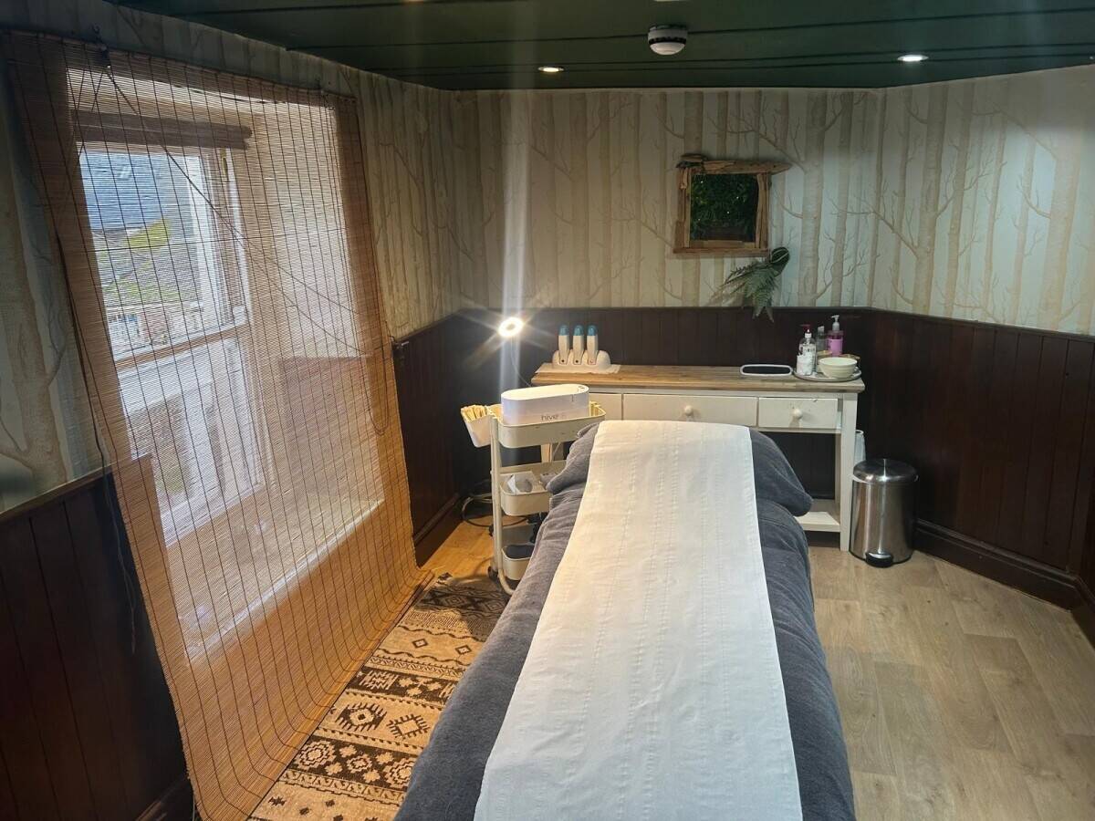 Beauty Salon in affluent town centre location