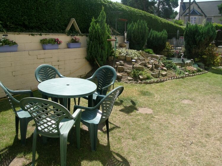 Prominent 28/29 Bedroom 2 Star Hotel with Consent to Extend