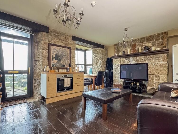 Freehold 6 Bedroom Guest House Located In Sennen Cove Photo 11