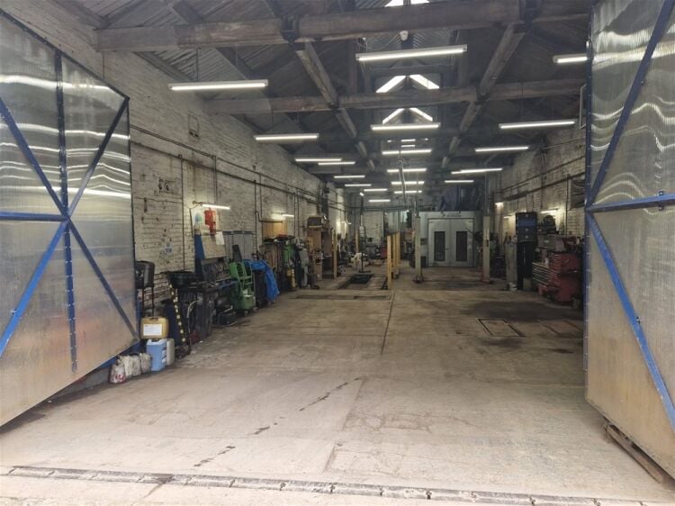 MOT TEST, SERVICING, AND REPAIR  CENTRE Photo 11