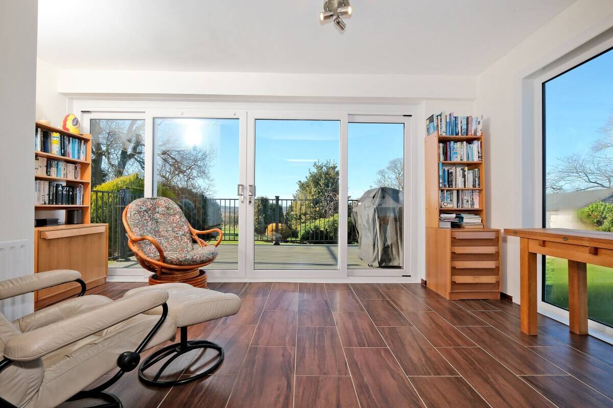 Luxury Boarding Kennel and Stunning 4 Bedroom Home Photo 11