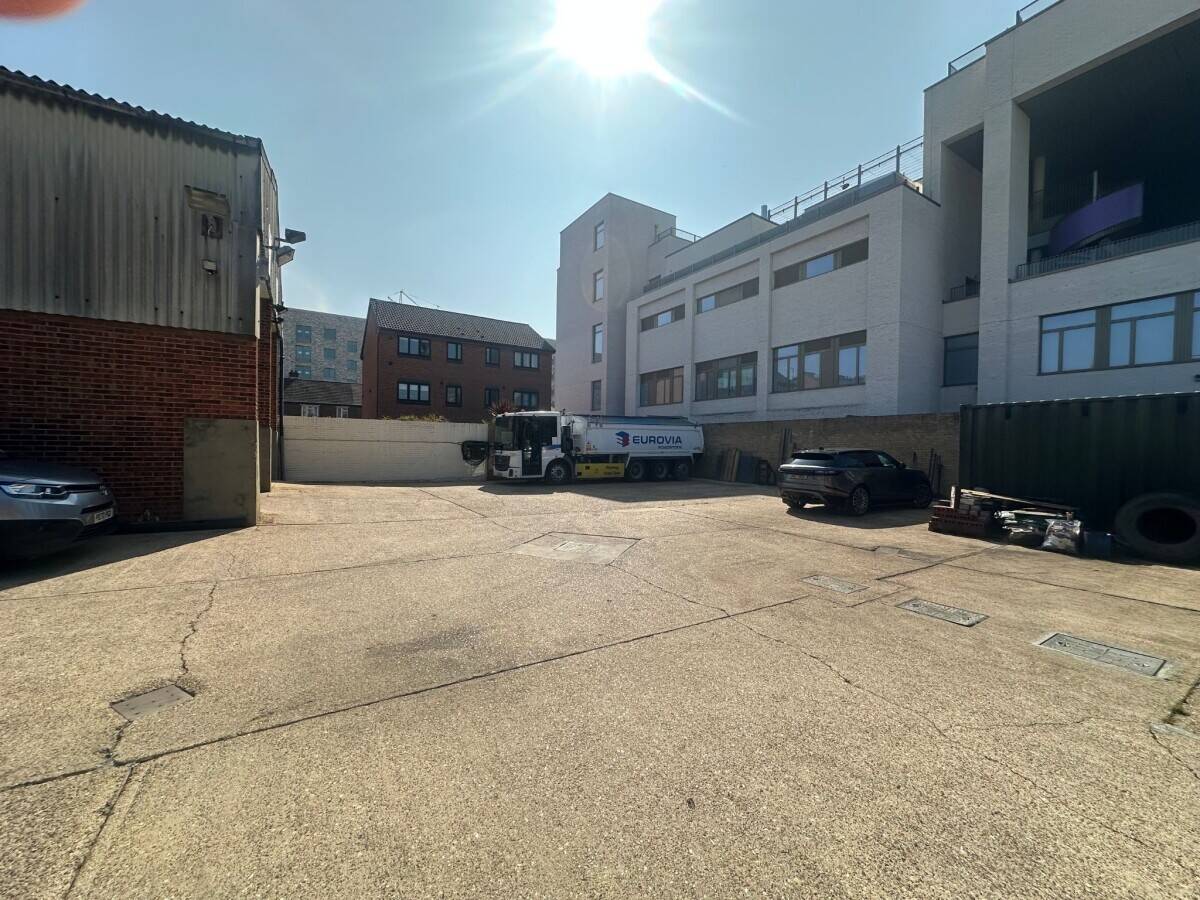 Rare Leasehold Opportunity B2 Light Industrial Unit Photo 11