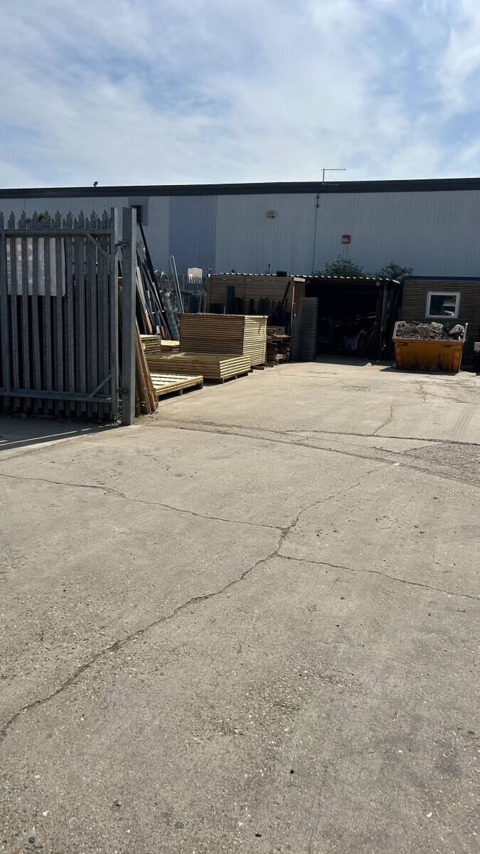 Profitable and well-established fencing business for sale in Hampshire. Photo 12
