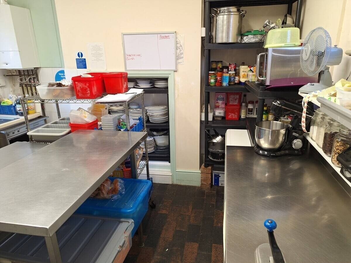 Quintessential cafe/tea room with huge potential