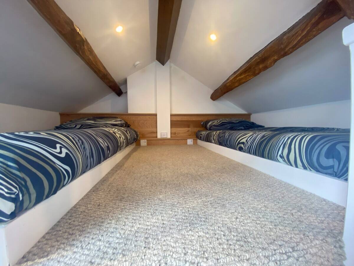 LOWER EDEN VALLEY - TRADITIONAL VILLAGE PUBLIC HOUSE WITH 2 BEDROOM HOLIDAY COTTAGE