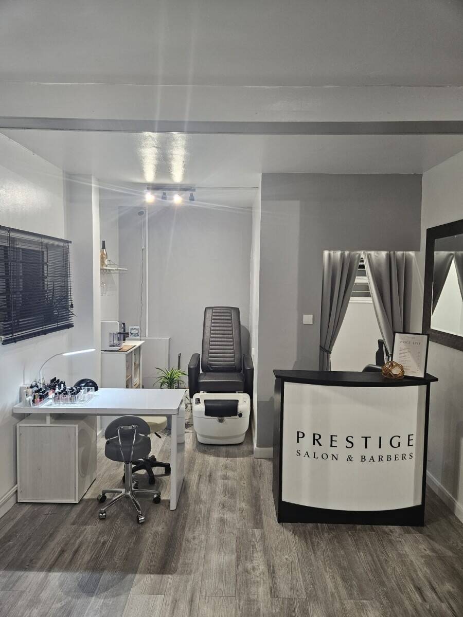 Salon, Barbers, Nails, and Beauty shop for sale in Tunbridge Wells Photo 11
