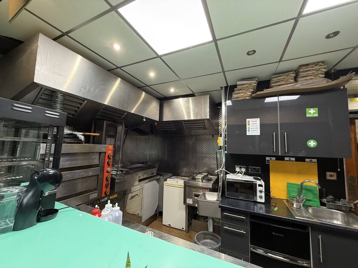 Takeaway Fast Food Restaurant for Sale, Great for Self-Sponsorship Opportunity