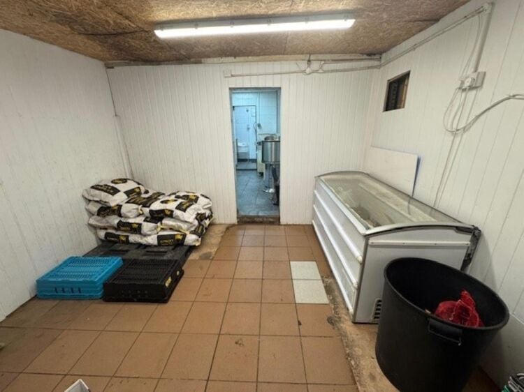 Leasehold Fish & Chip Takeaway Located In Tile Cross, Birmingham Photo 11