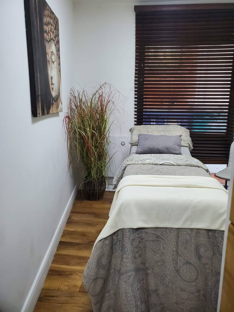 York city centre hair salon and tattoo studio Photo 11