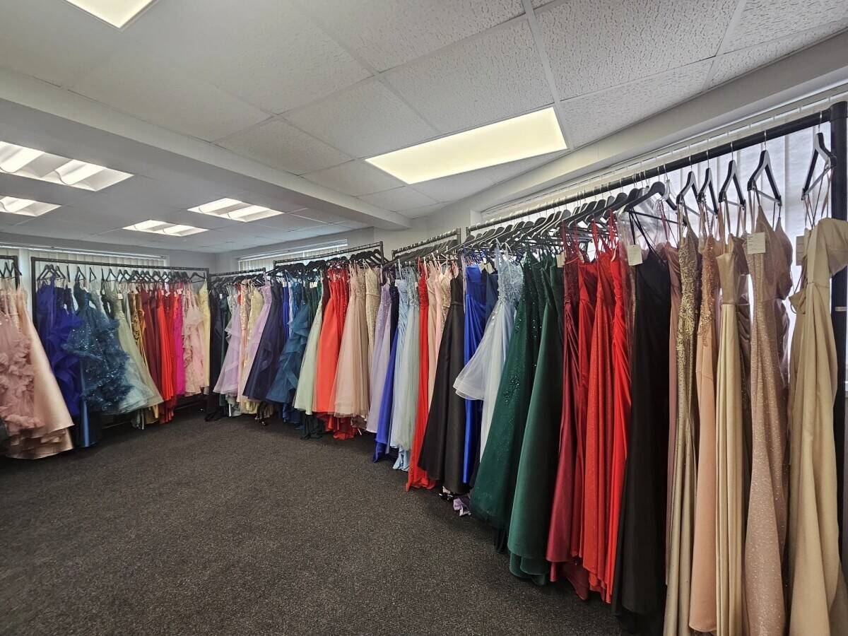 Popular Bridal & Prom Shop