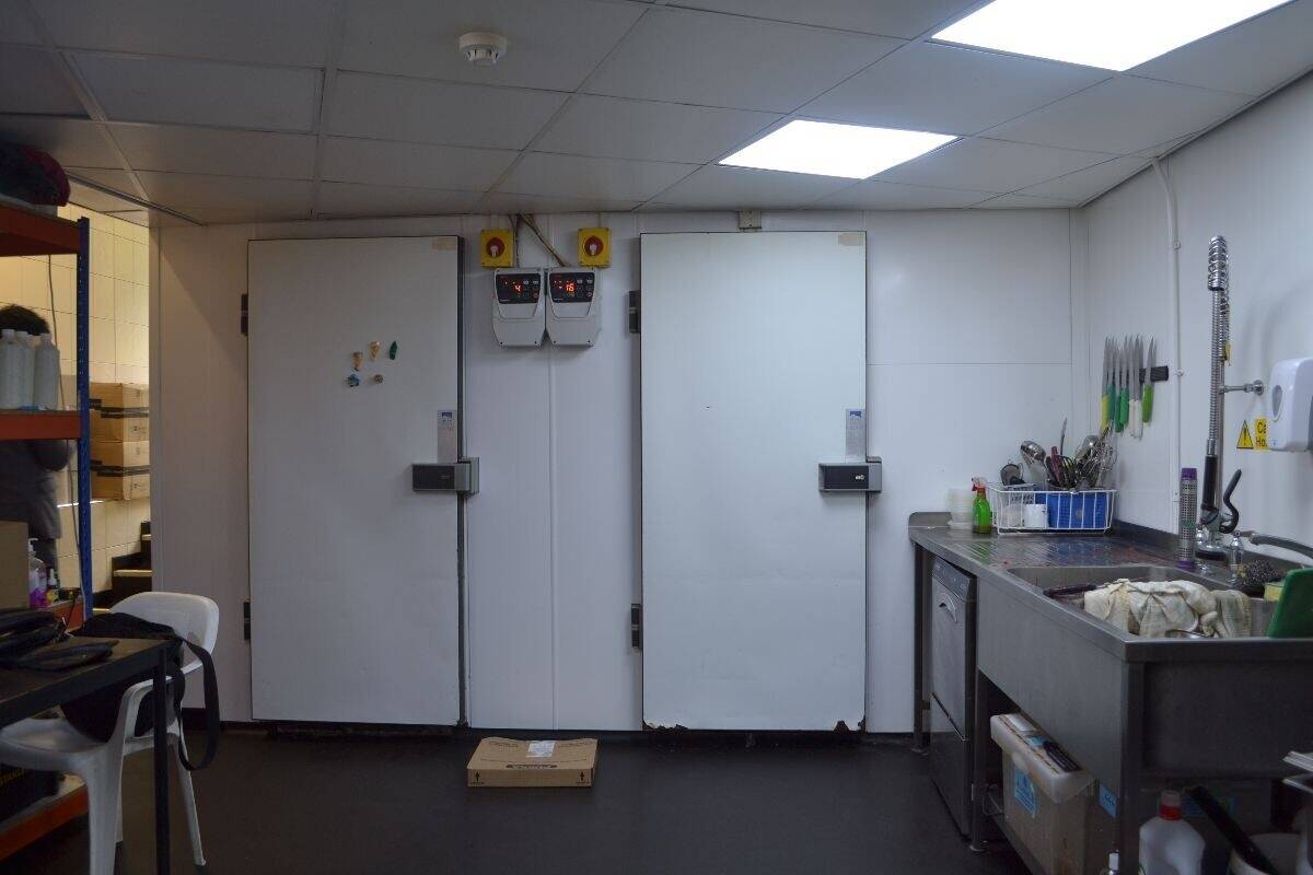 Thriving £15K Weekly Turnover Fish & Chip Shop with High-Profit Dessert Menu – Prime Opportunity! Photo 11