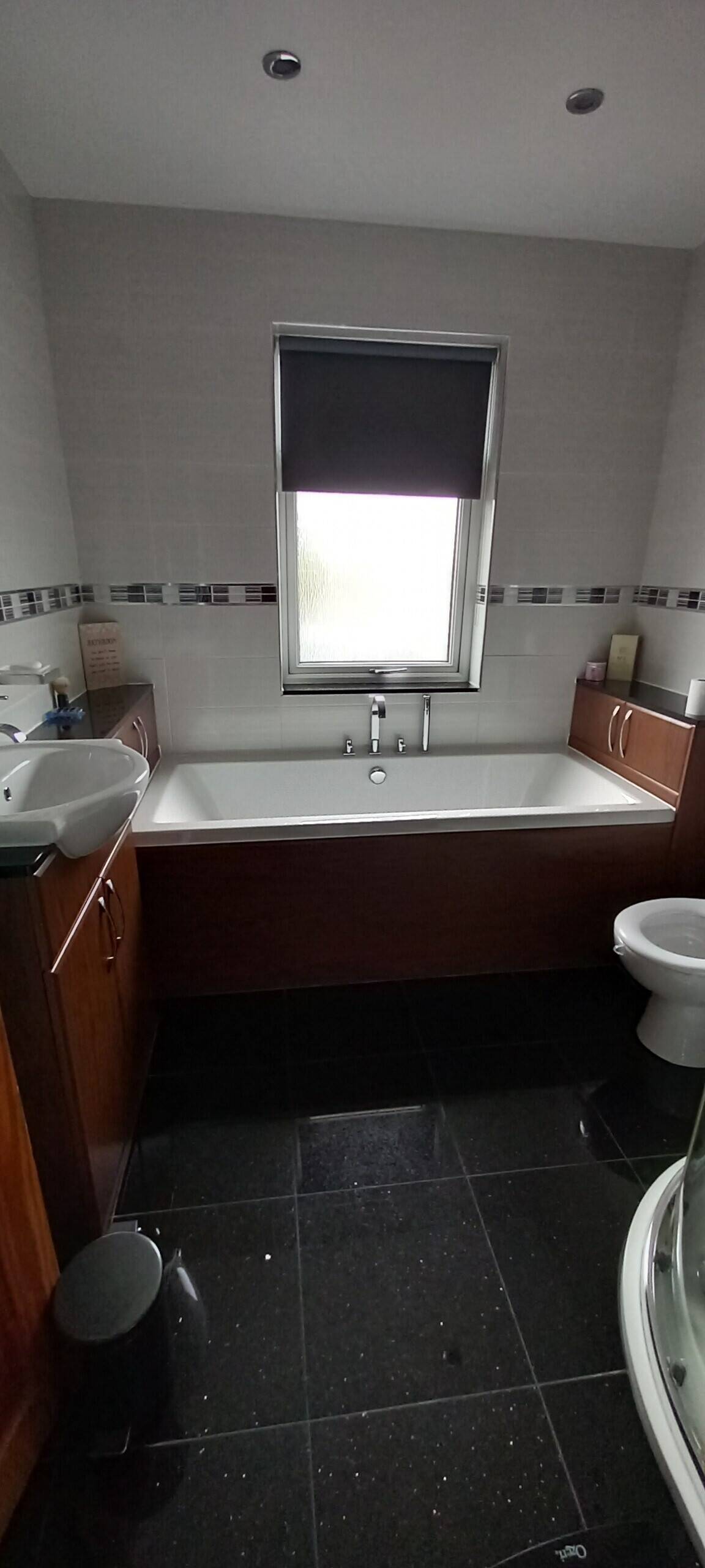 Fish and Chip Shop with 3 Bedroom House in Thornhill Photo 8