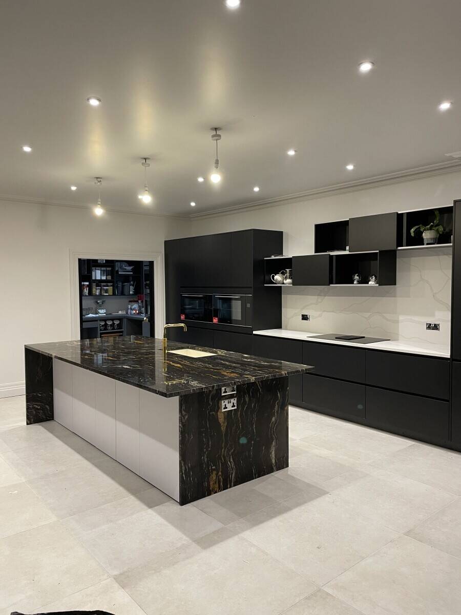 Manufacturers of high quality of granite, quartz, marble and porcelain worktops